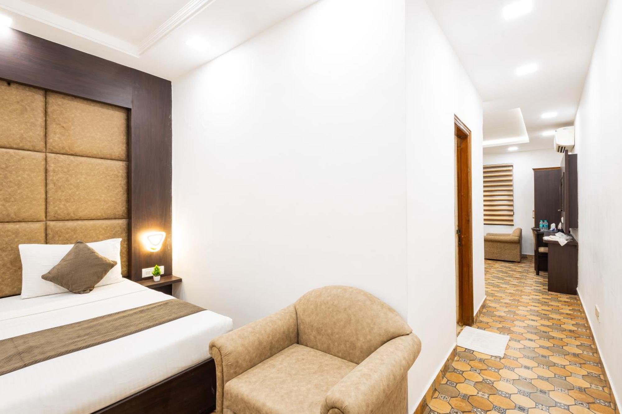 Hotel Panickers Residency - Ajmal Khan Market Near Karol Bagh Metro Dillí Exteriér fotografie