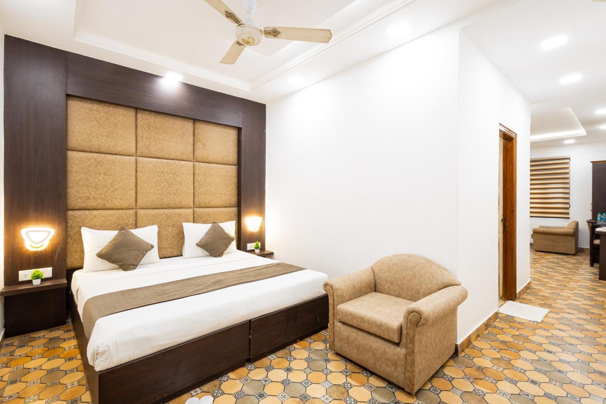 Hotel Panickers Residency - Ajmal Khan Market Near Karol Bagh Metro Dillí Exteriér fotografie